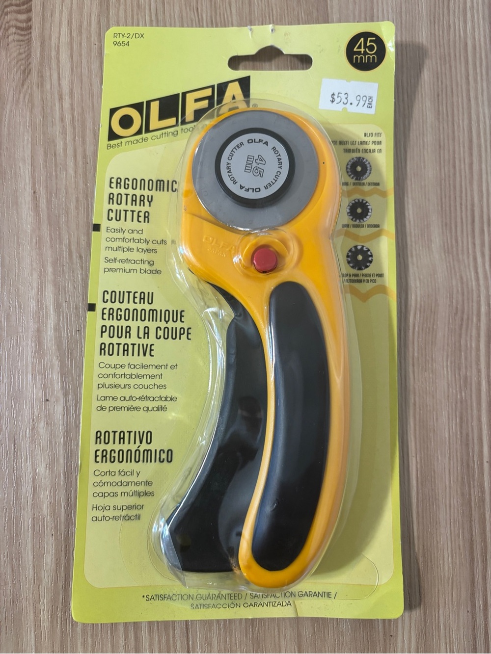 NWT OLFA Ergonomic 45mm Rotary Cutter (RTY-2/DX) Yellow/Black Craft and Fabric C